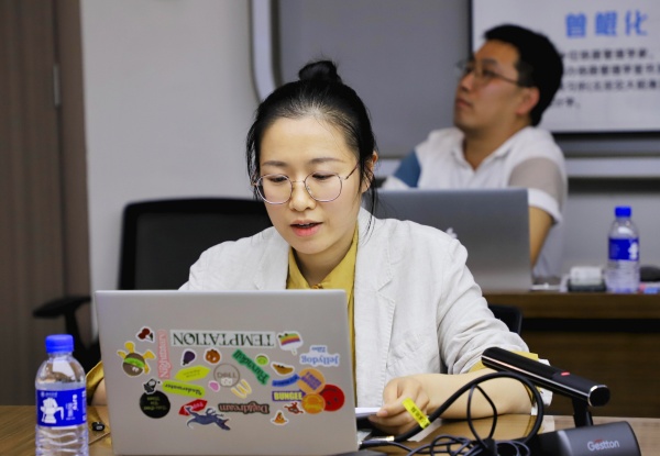 罗棪心老师.jpg
